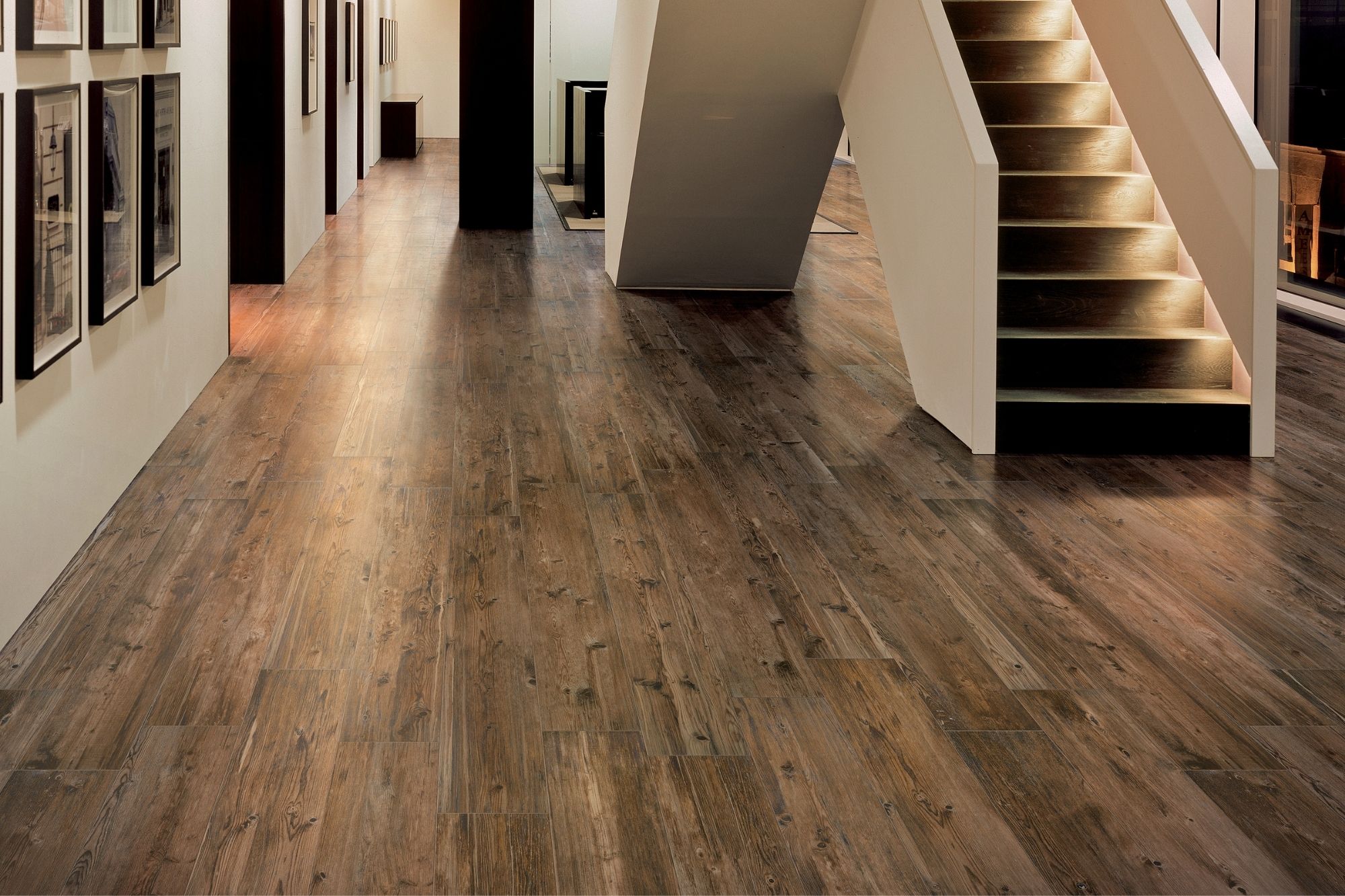 Fliese Holzoptik Lärche dunkelbraun Larix Sun