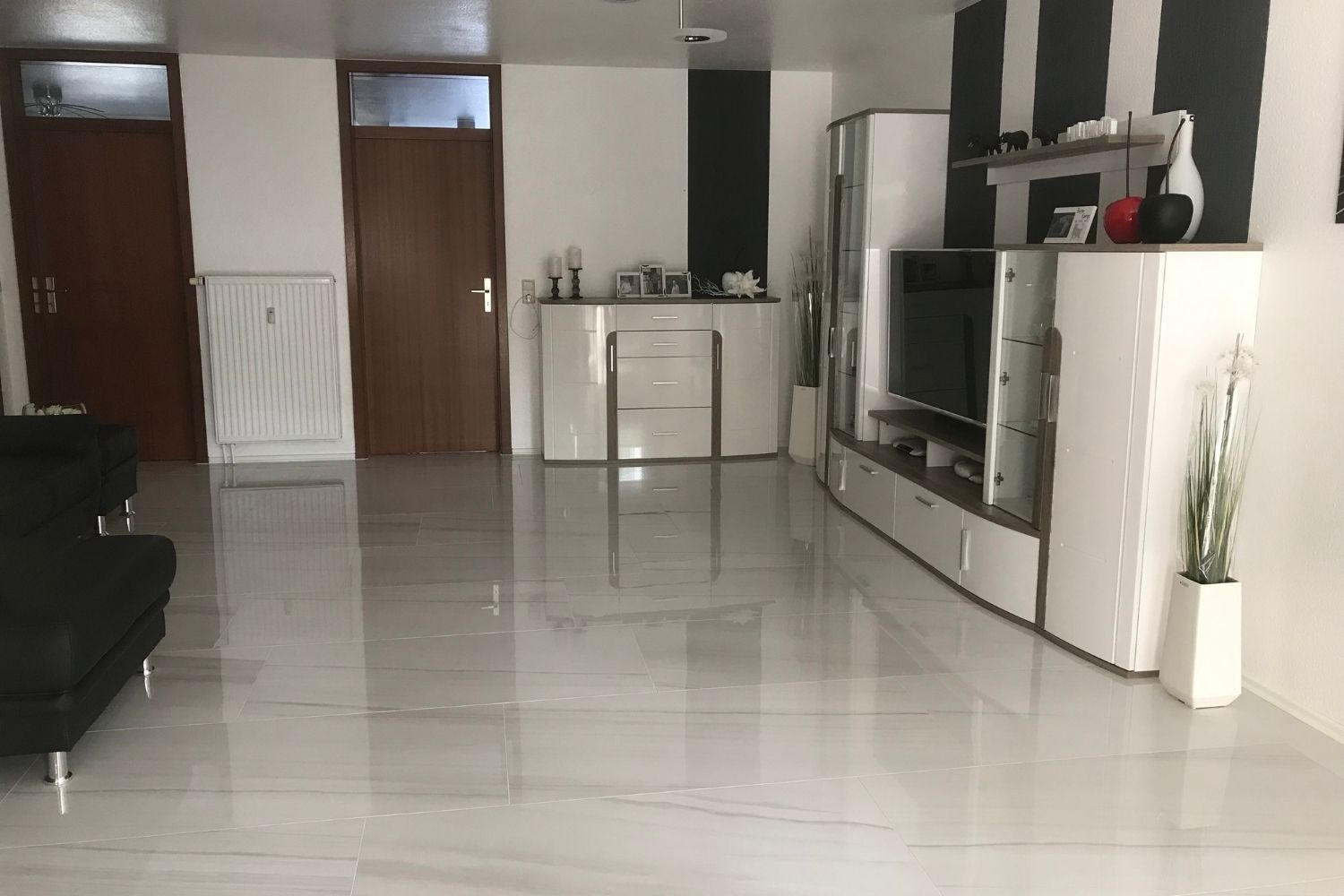 Fliese Marmoroptik weiß marmoriert glänzend rektifiziert Lasa blanco