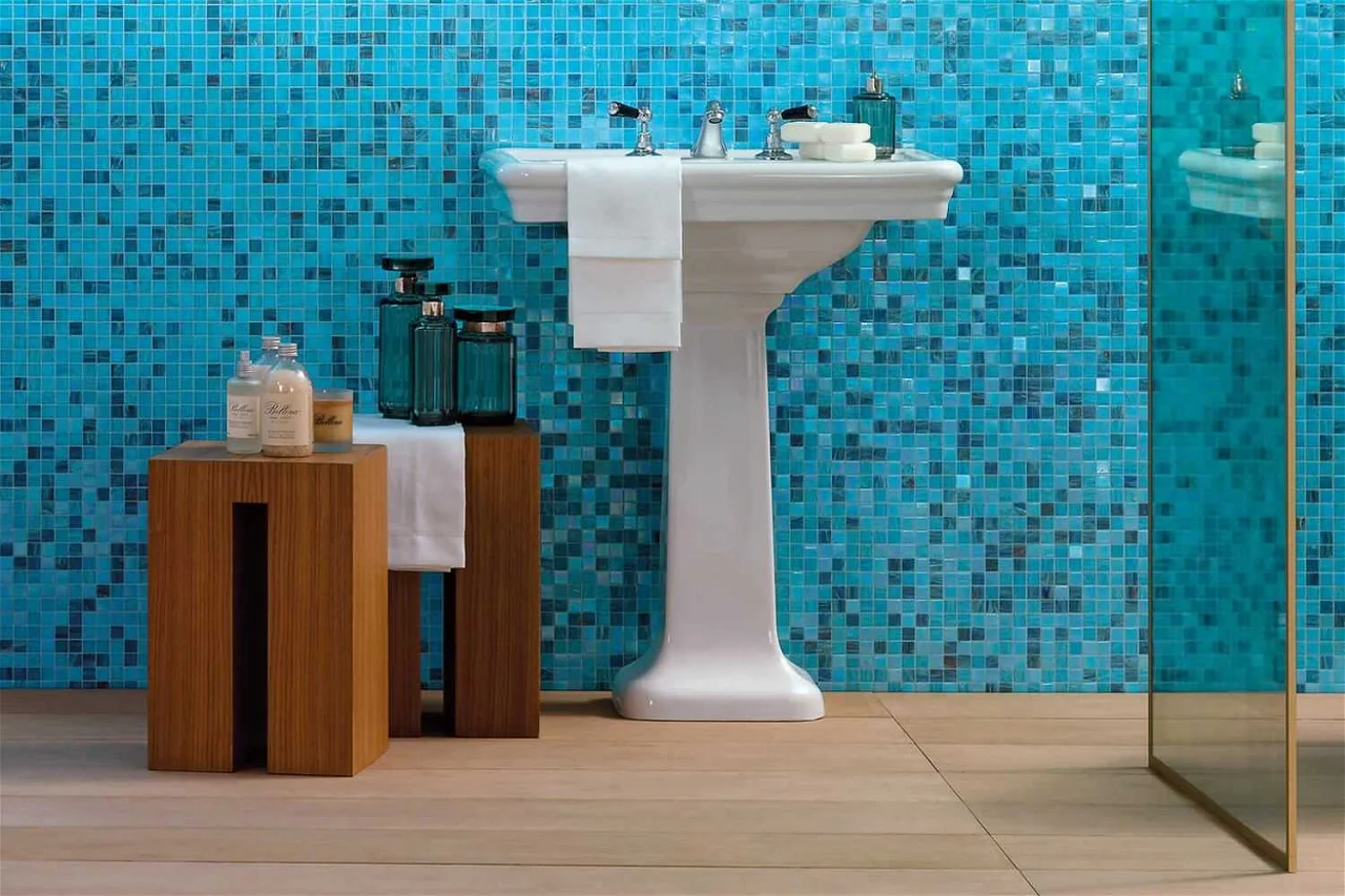 Mosaik Fliesen in türkis von Bisazza Mosaik Fliesen in türkis von Bisazza