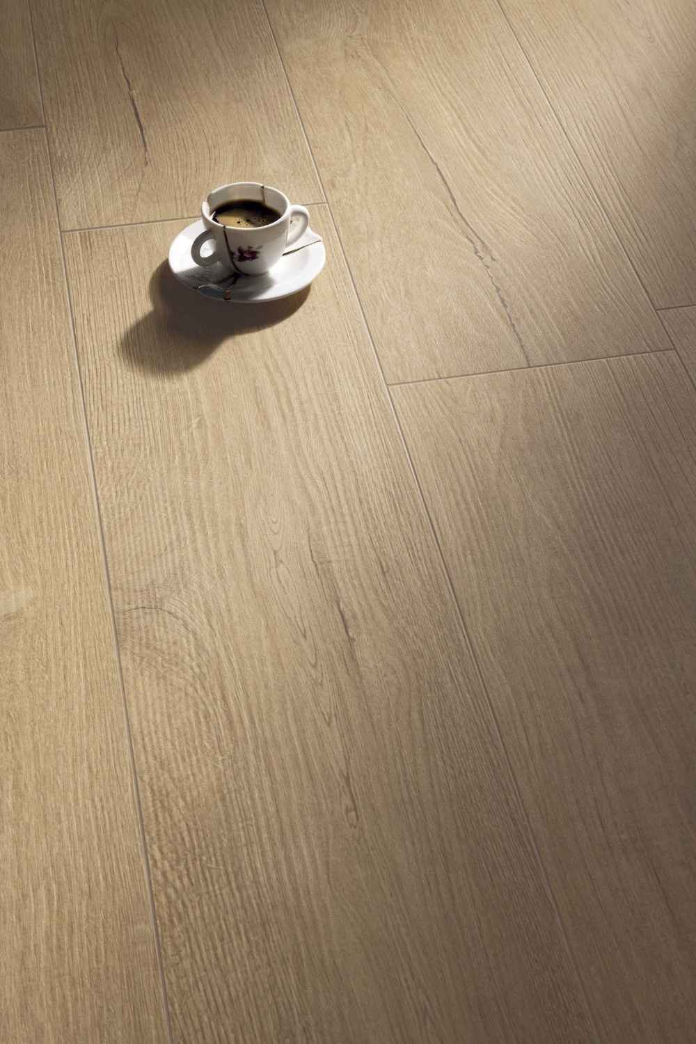Fliese Holzoptik Eiche hell 20x120cm Detailansicht Boden