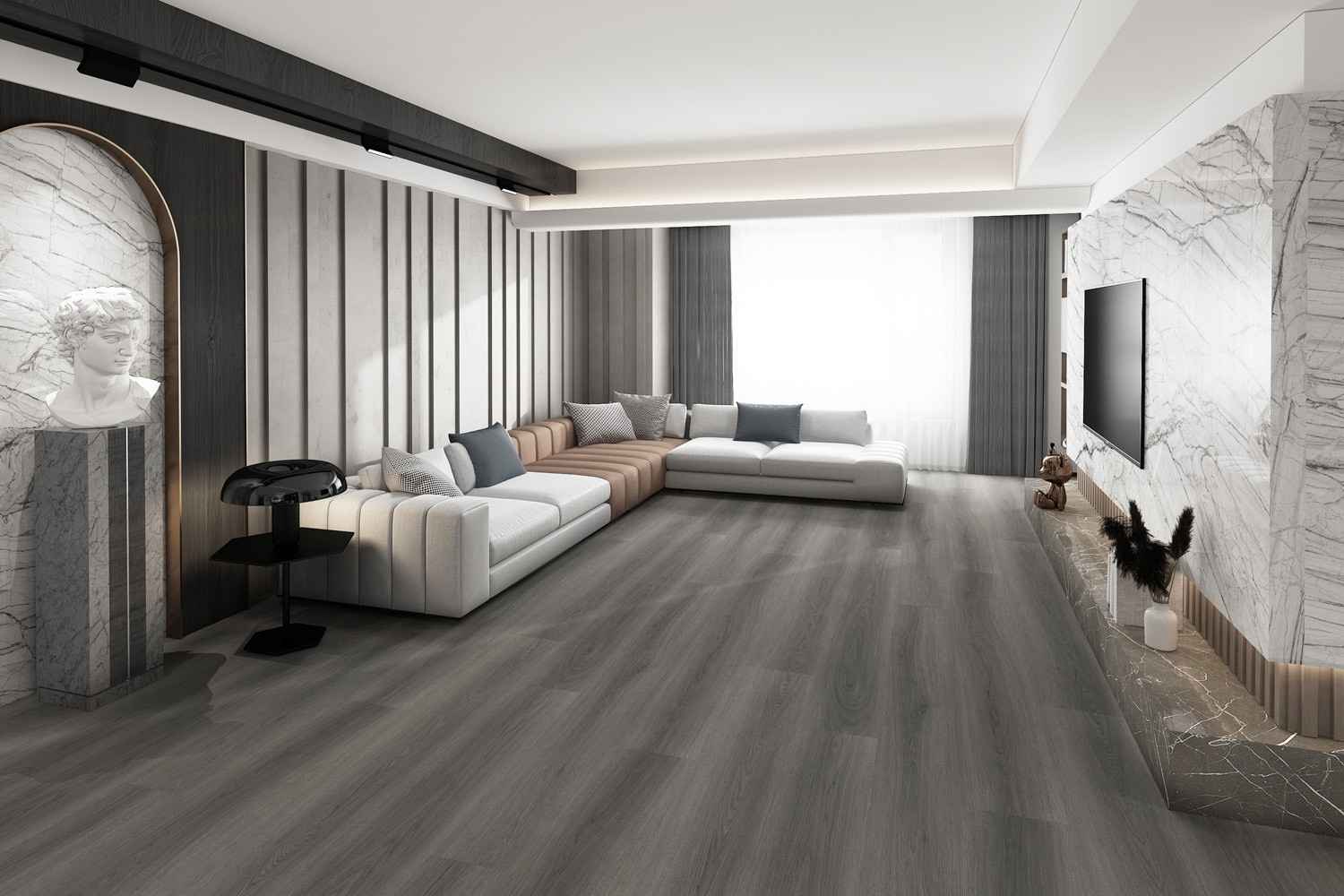 SPC Vinylboden Betulla Grey in grauer Holzoptik mit feiner Maserung im modernen Wohnzimmer mit hellem Ecksofa und TV-Wand in weißer Marmoroptik.