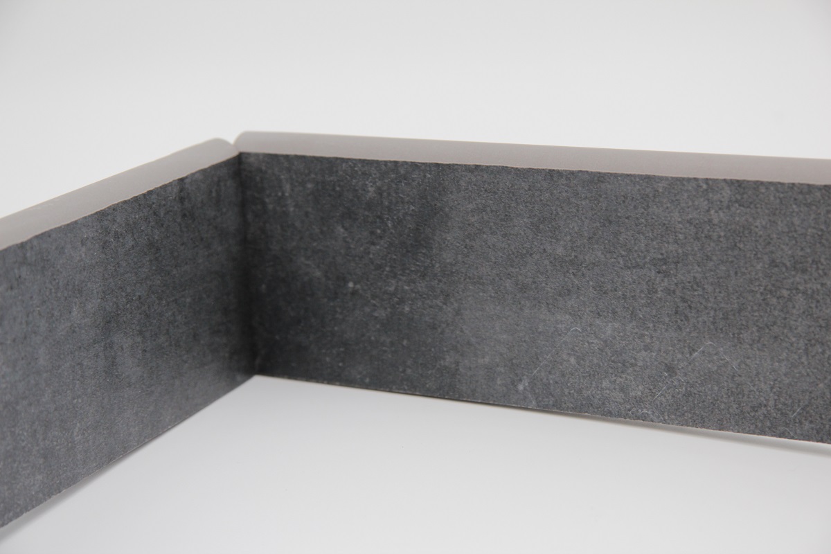 IMG_0529 Fliesensockel Betonoptik 7x60 cm "Patch Black" Ragno by Marazzi schwarz