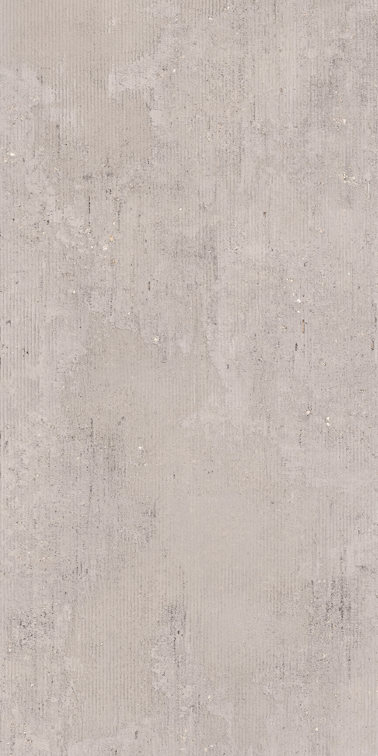 Freigestellte Sant Agostino Glow Concrete Fliese im Format 60x120 cm mit hellgrauer Betonoptik und feiner, linear strukturierter Oberfläche