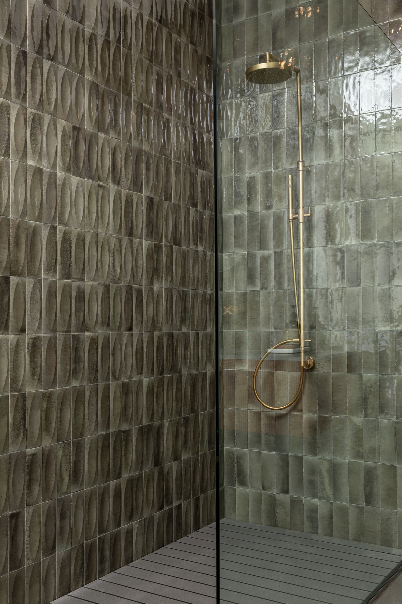 Fliese 3D Eye grau-braun 7,5x20 cm "Gleeze Grigio" glänzend Ragno by Marazzi