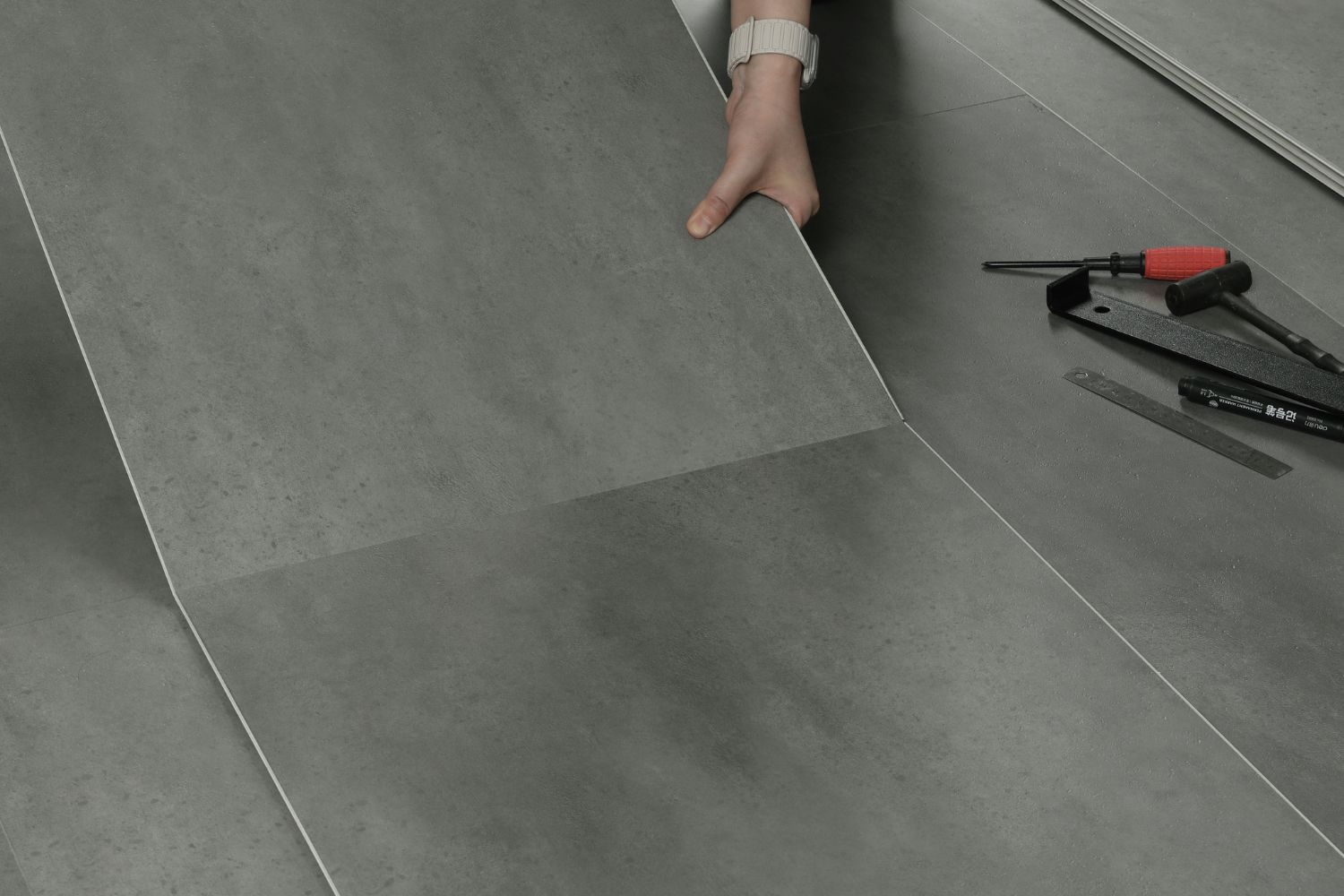 SPC Klick-Vinyl "Loft Grey" Fliesenoptik grau 47,5x95x0,65 cm matt mit Trittschalldämmung