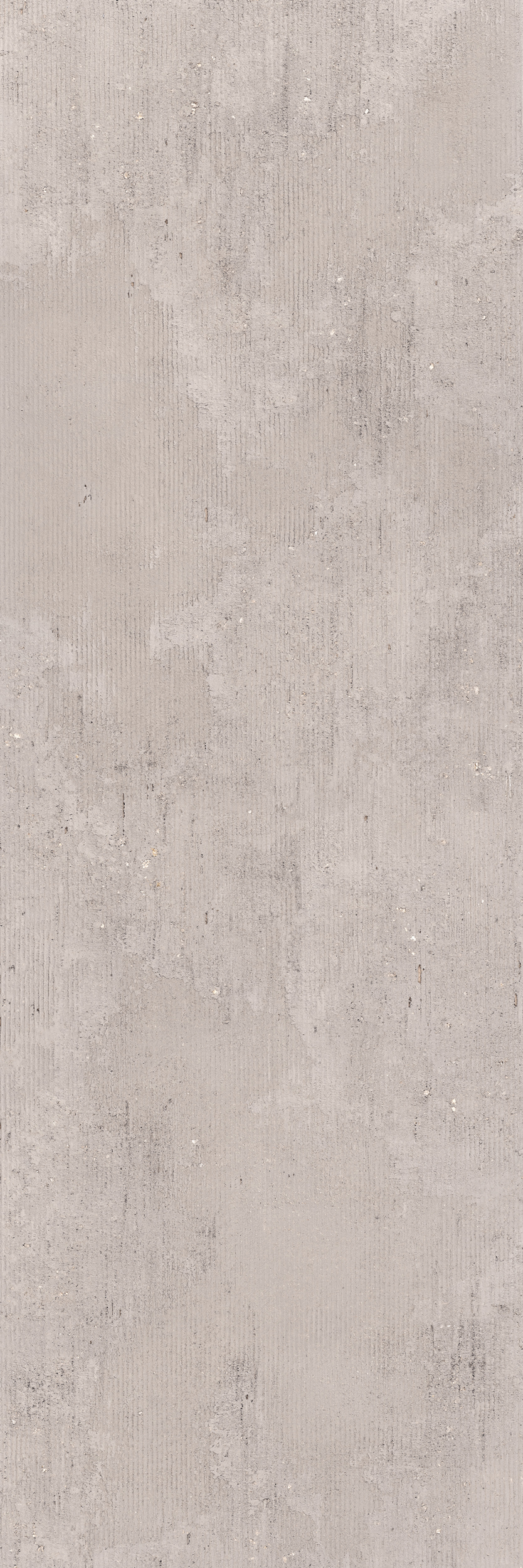 Freigestellte Sant Agostino Glow Concrete Fliese im Format 60x180 cm mit hellgrauer Betonoptik und feiner, linear strukturierter Oberfläche