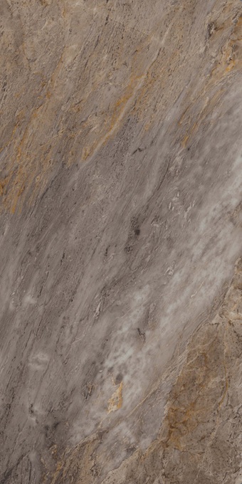 Freisteller der Refin Prestigio Kaleidos Agata Matt im Format 60x120 cm mit matter Breccia-Marmoroptik, vielschichtigen Grau- und Taupetönen sowie warmen goldbraunen Akzenten und lebendiger Natursteinzeichnung