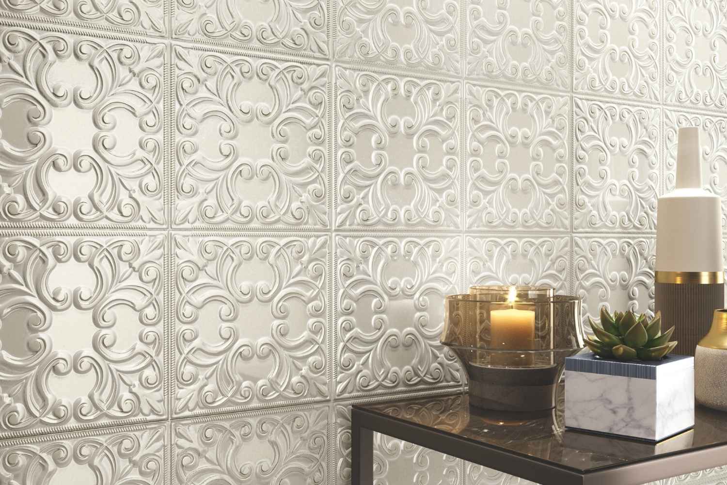 Antike Wandfliese Kachelofen-Fliese hellgrau 44,2x44,2cm "Tin Tile Pearl" Vintage orientalisch metallisch schimmernd