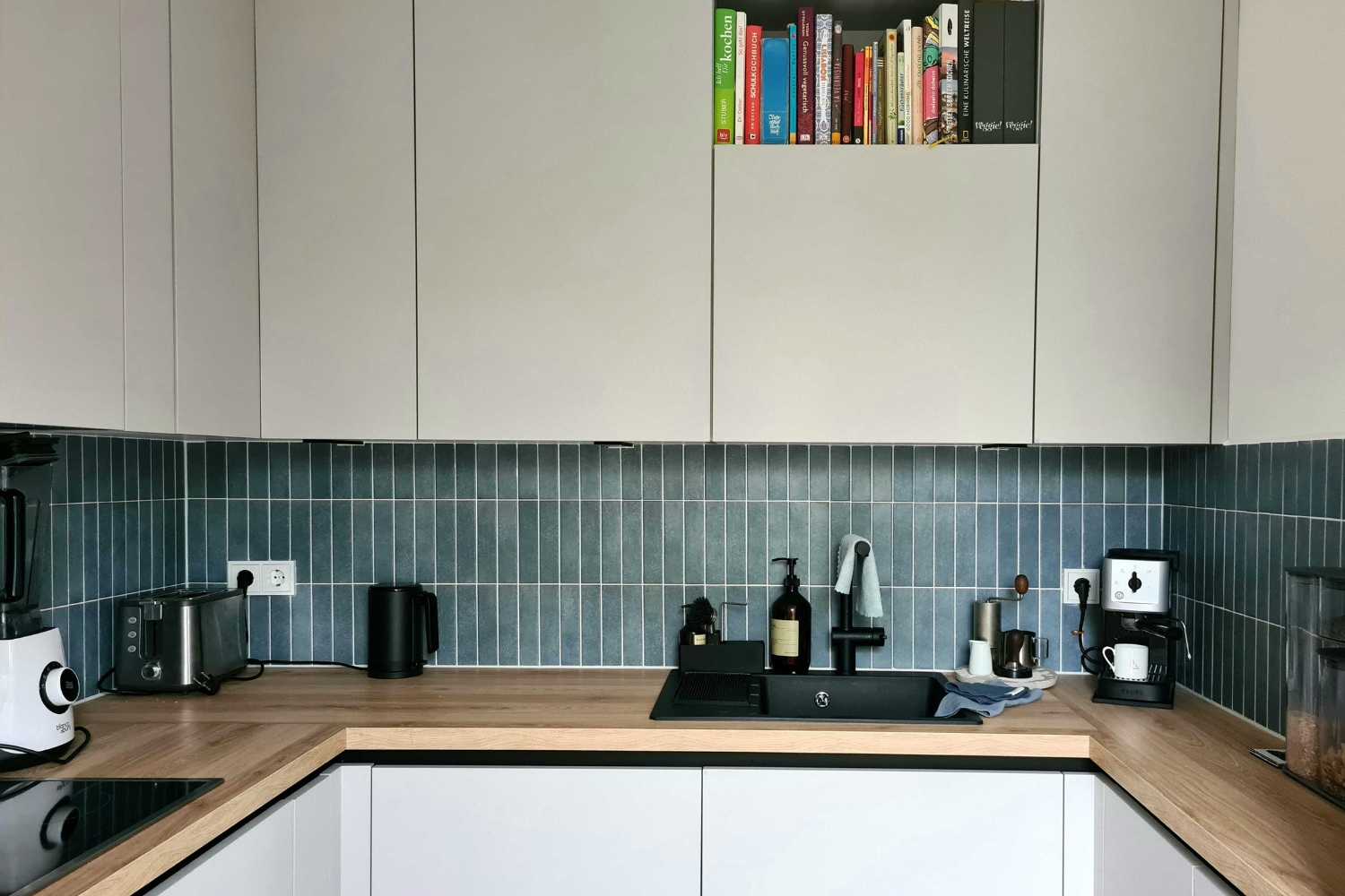 Webseite_Fotos_quer-19SBEWmhCj3oyUo Fliese glasiert unregelmäßige Oberfläche "Tetris Blue" blau matt 5x20cm