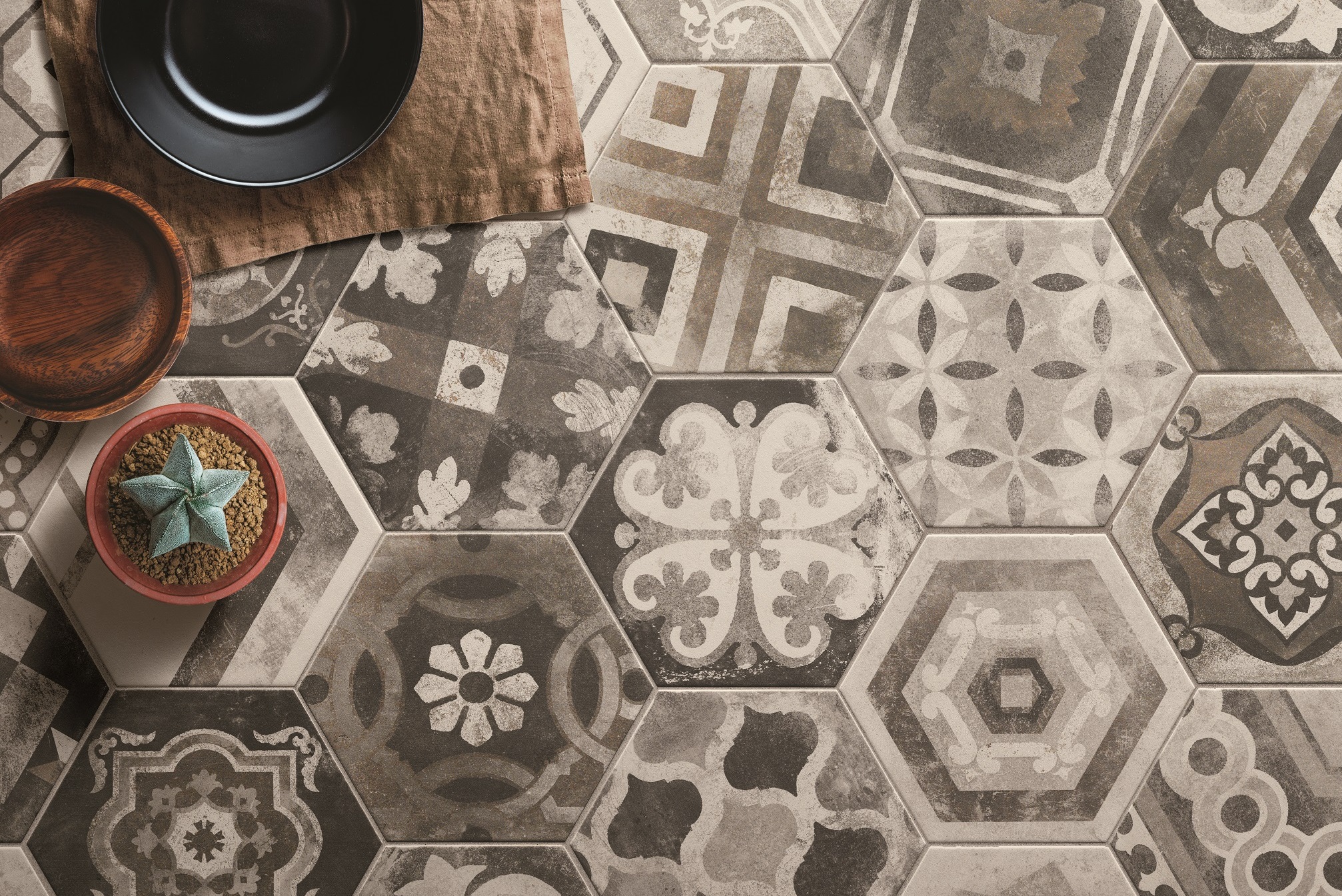 Fliese Sechseck Hexagon Dekor Retro Vintage Rustikal Miami Mix CIR zufällige Dekore Fliese Sechseck Hexagon Dekor Retro Vintage Rustikal Miami Mix CIR zufällige Dekore