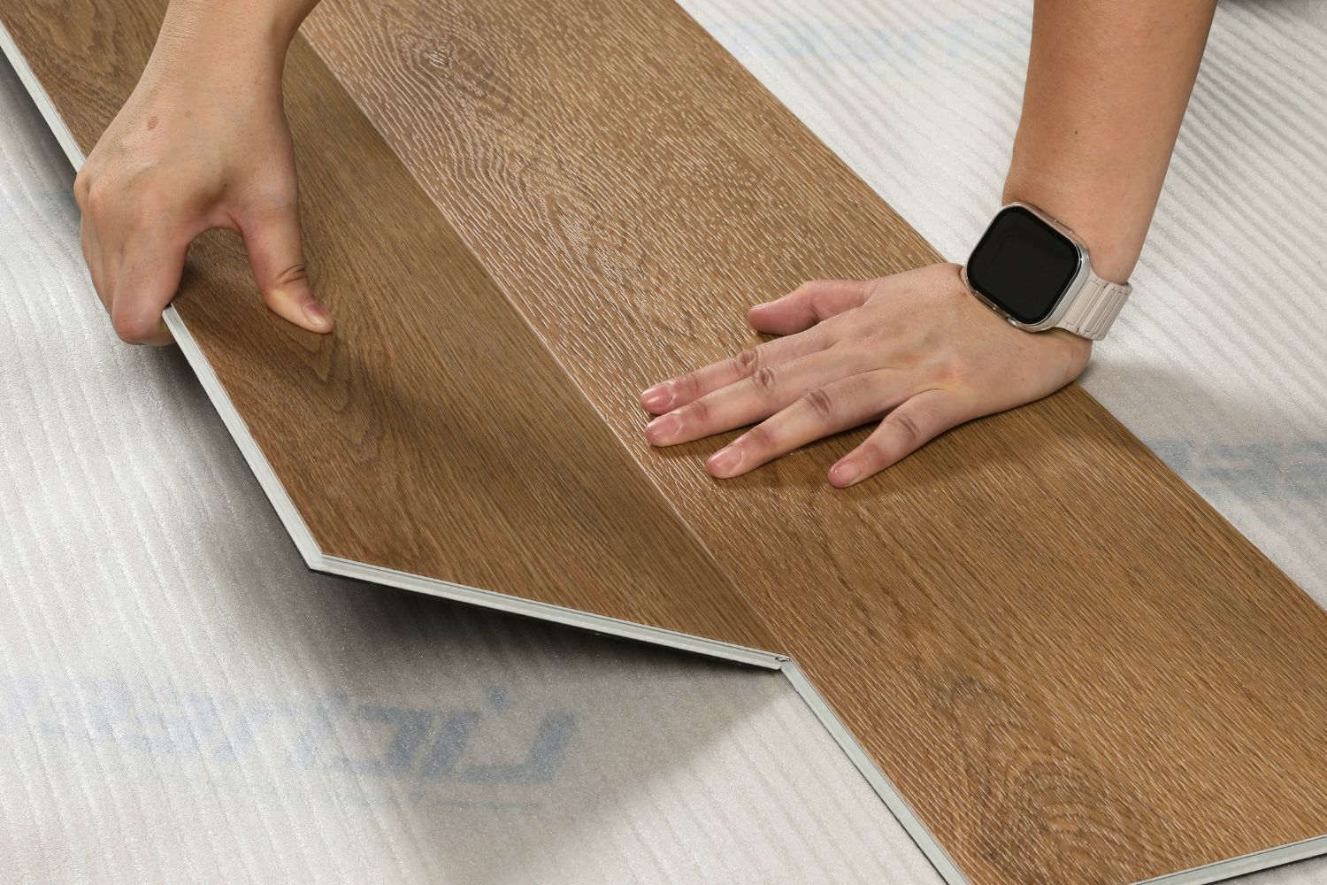 SPC Klick-Vinyl "Landhaus" Eiche warm 18,3x122x0,65 cm matt mit Trittschalldämmung